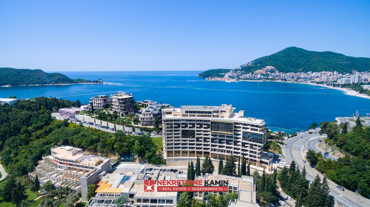 Luxury One-Bedroom Apartment of 44 m² with Sea View, Harmonija Complex, Budva